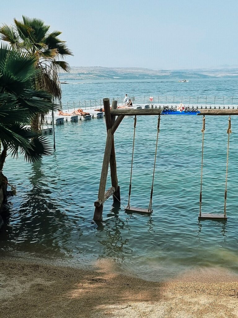 יום גיבוש על המים בכנרת